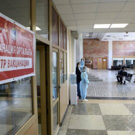 Тугжанов не видит нарушения конституционных прав граждан в обязательной вакцинации 
