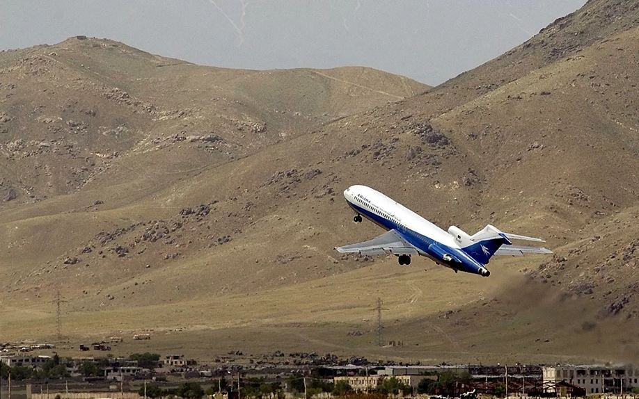 В Афганистане разбился пассажирский самолет 