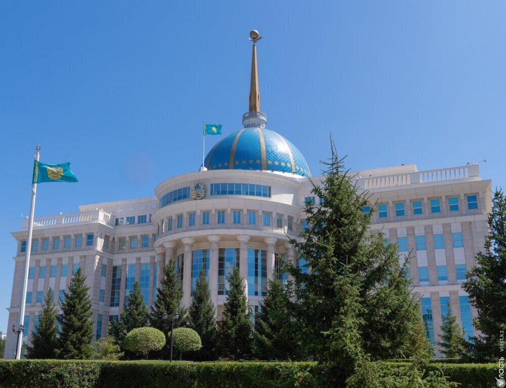 Токаев перечислил 7 млн тенге в фонд поддержки казахского языка
