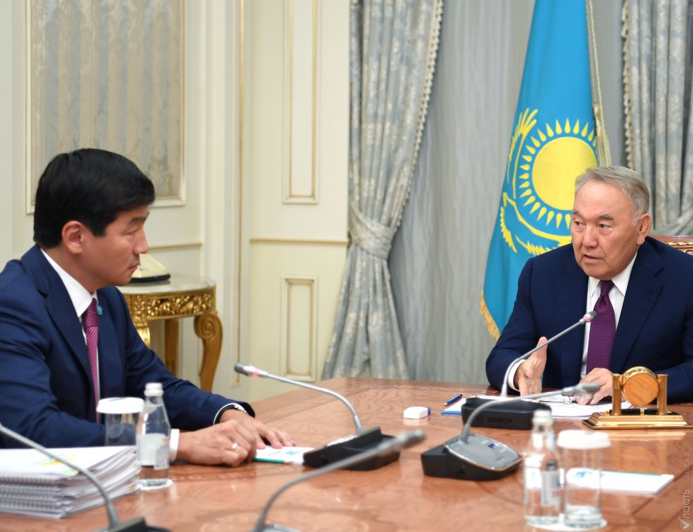 Назарбаев поручил Байбеку разработать программу перезагрузки партии Nur Otan