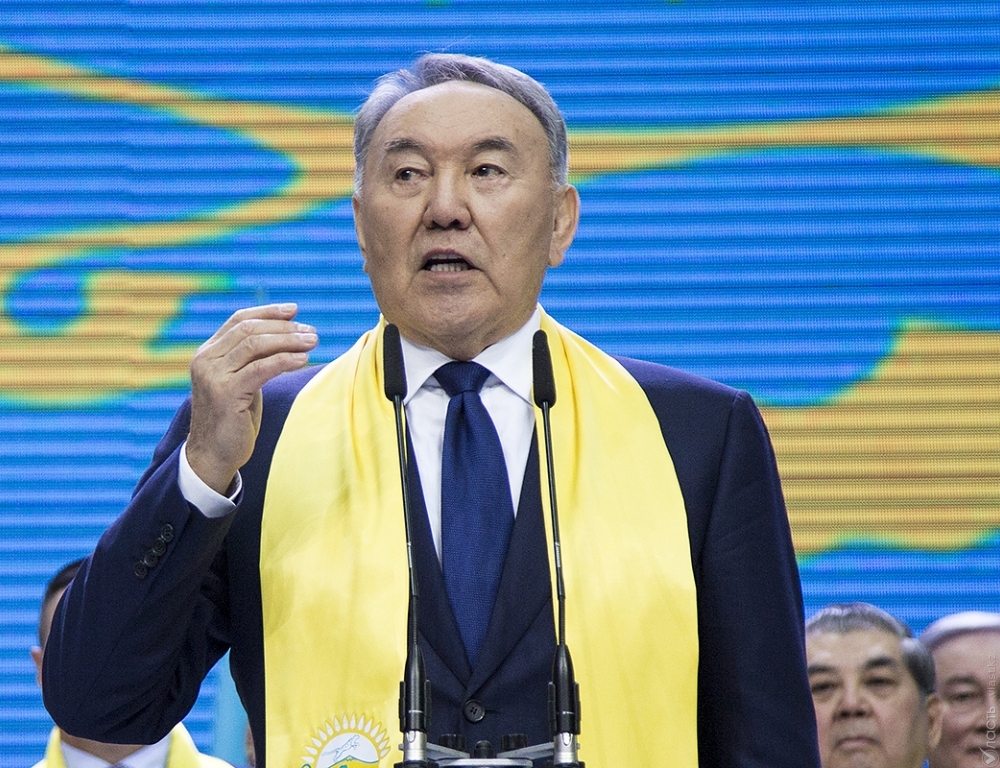 Назарбаев поздравил казахстанцев с 25-летием независимости 