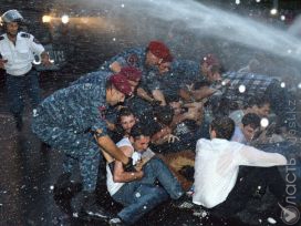 Протестующие в Ереване выдвинули требования властям