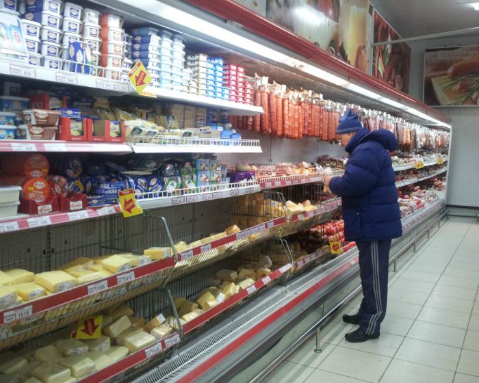 В Акмолинской области ежечасно мониторят цены на продукты в магазинах