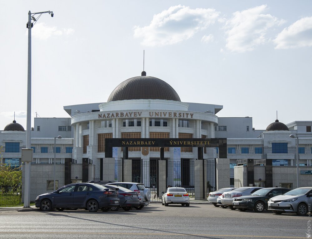 Токаев подписал закон, лишающий Назарбаева статуса главы попечительского совета НИШ, Назарбаев Университета и фонда