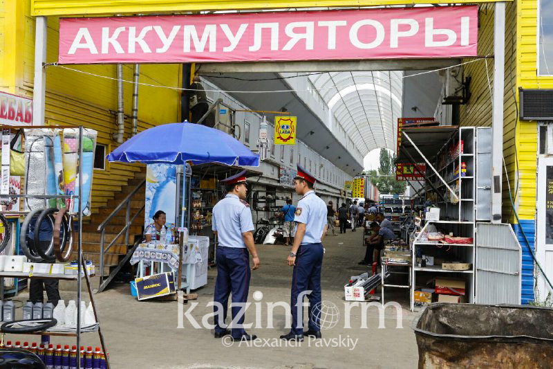 ​Полицейские и нацгвардия провели рейд по трём авторынкам Алматы