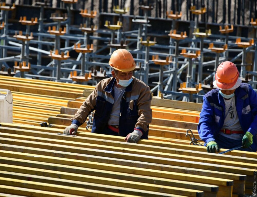 В трудоустройстве приоритет будет отдаваться казахстанцам, заверил глава Миннацэкономики