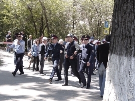 В Алматы группы митингующих задержаны в районе площади Астана и Абая-Фурманова