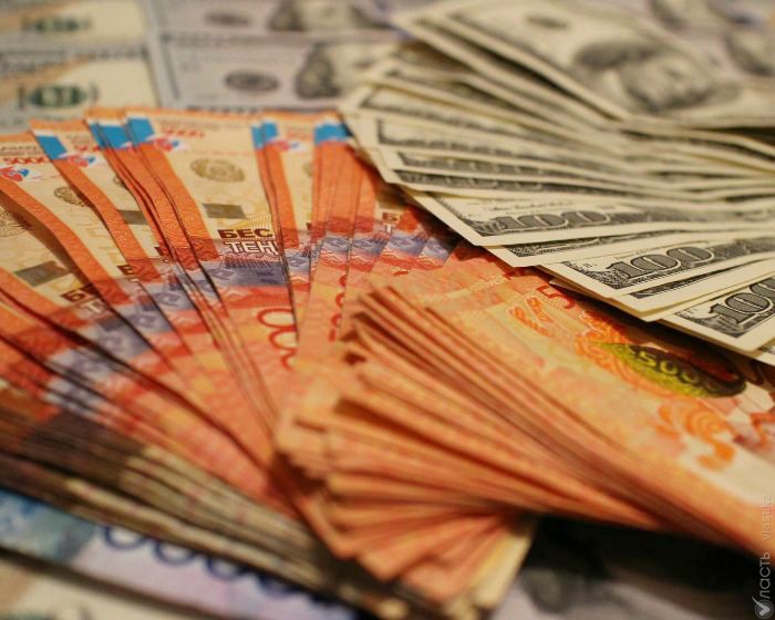 В Казахстане в мае снизилась просроченная задолженность по кредитам на 63,2 млрд тенге