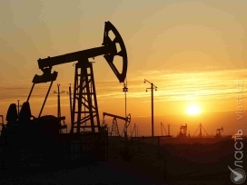 Нефть открыла неделю умеренным ростом