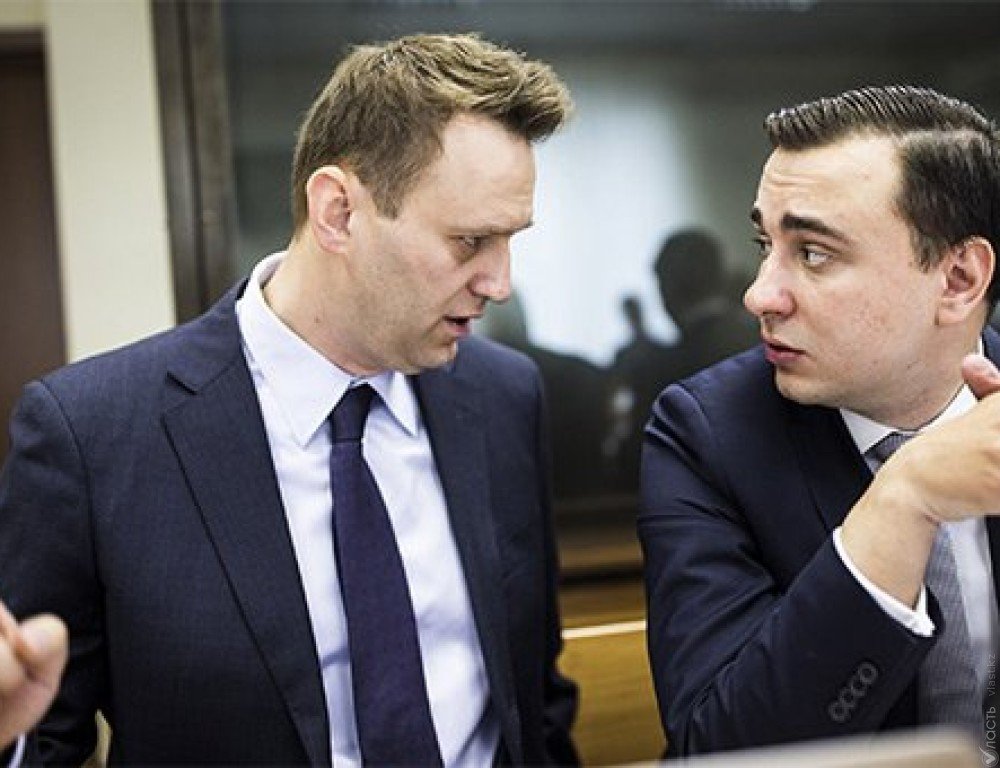 Суд обязал Навального удалить фильм и расследование о Медведеве