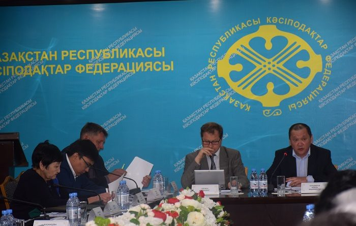 Членство Федерации профсоюзов Казахстана в мировом профсоюзном объединении приостановят 