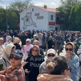 Протестующие жители Кульсары требуют, чтобы к ним приехал Токаев