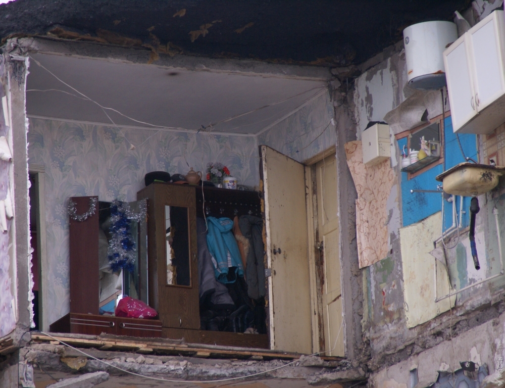 В ДЧС назвали фамилии погибших в результате обрушения жилого дома в Карагандинской области
