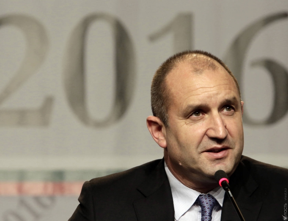 ​Президентские выборы в Болгарии выиграл пророссийский кандидат Радев