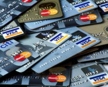 В Казахстане сокращается число активных кредитных карт