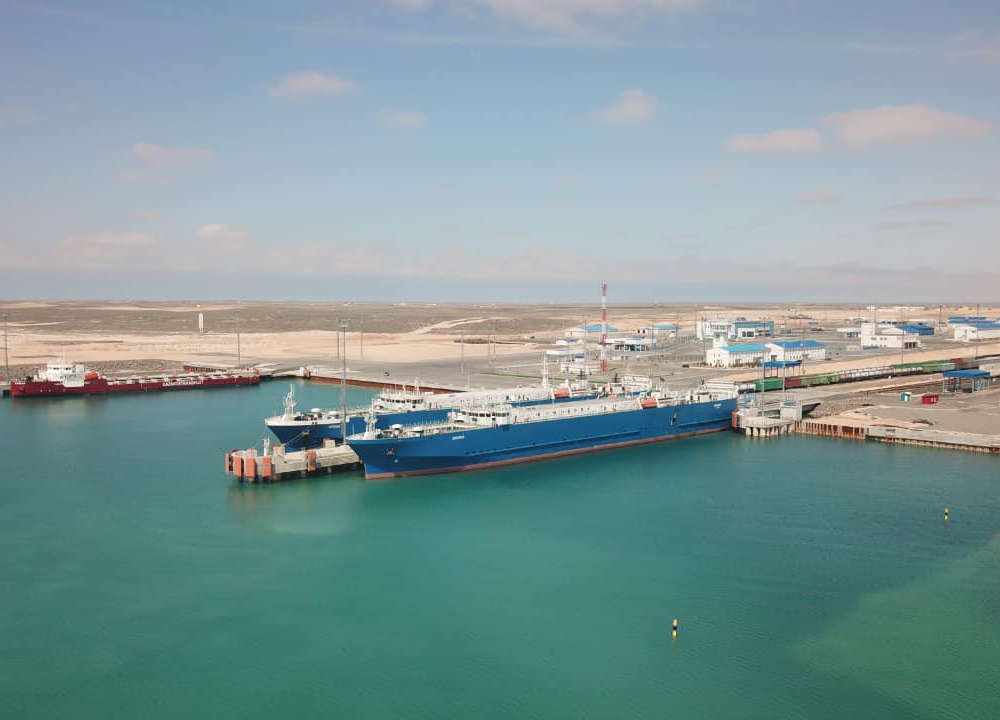 Объем транспортировки нефти через порты Актау и Курык будут доведены до 20 млн тонн в год – Токаев