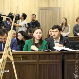 Cудья и присяжные удалились в совещательную комнату для вынесения приговора Бишимбаеву и Байжанову
