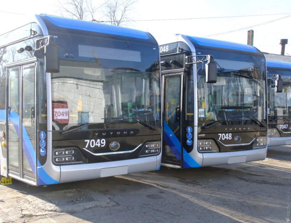 В Алматы на маршруты вышли 17 новых троллейбусов