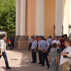 Не менее 6 человек задержаны у Парка культуры и отдыха в Алматы