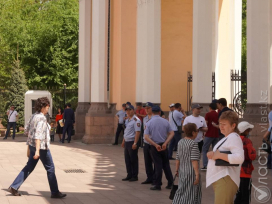 Не менее 6 человек задержаны у Парка культуры и отдыха в Алматы