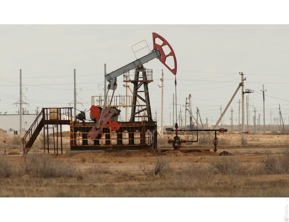 ​Нефть выросла до 44,35 долларов за баррель