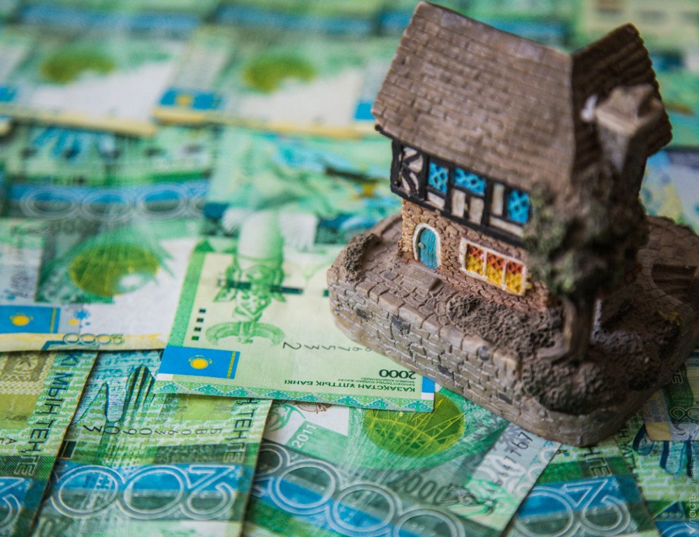 Валютные ипотечные займы будут переведены в тенге - Акишев