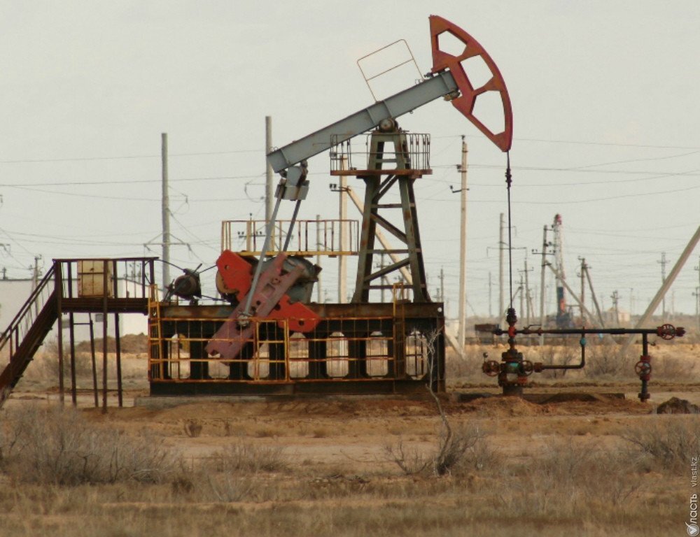 Цена нефти Brent поднялась выше $33 впервые за месяц