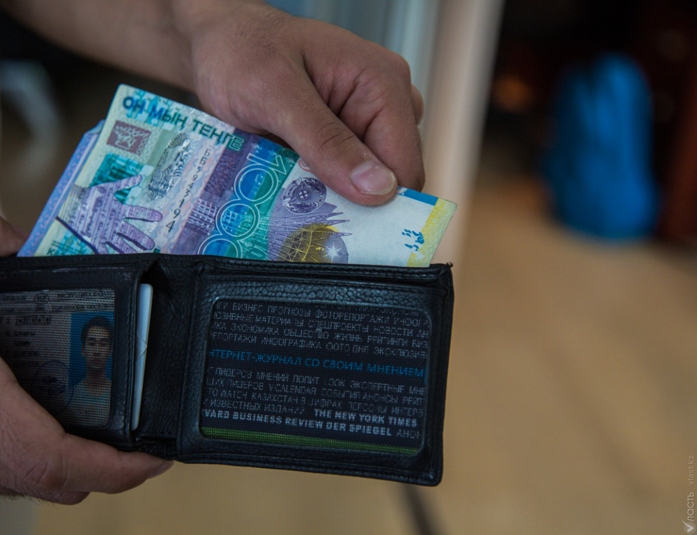 Нацбанк Казахстана еще в течение 4 лет будет обменивать банкноты, которые выйдут из обращения в октябре