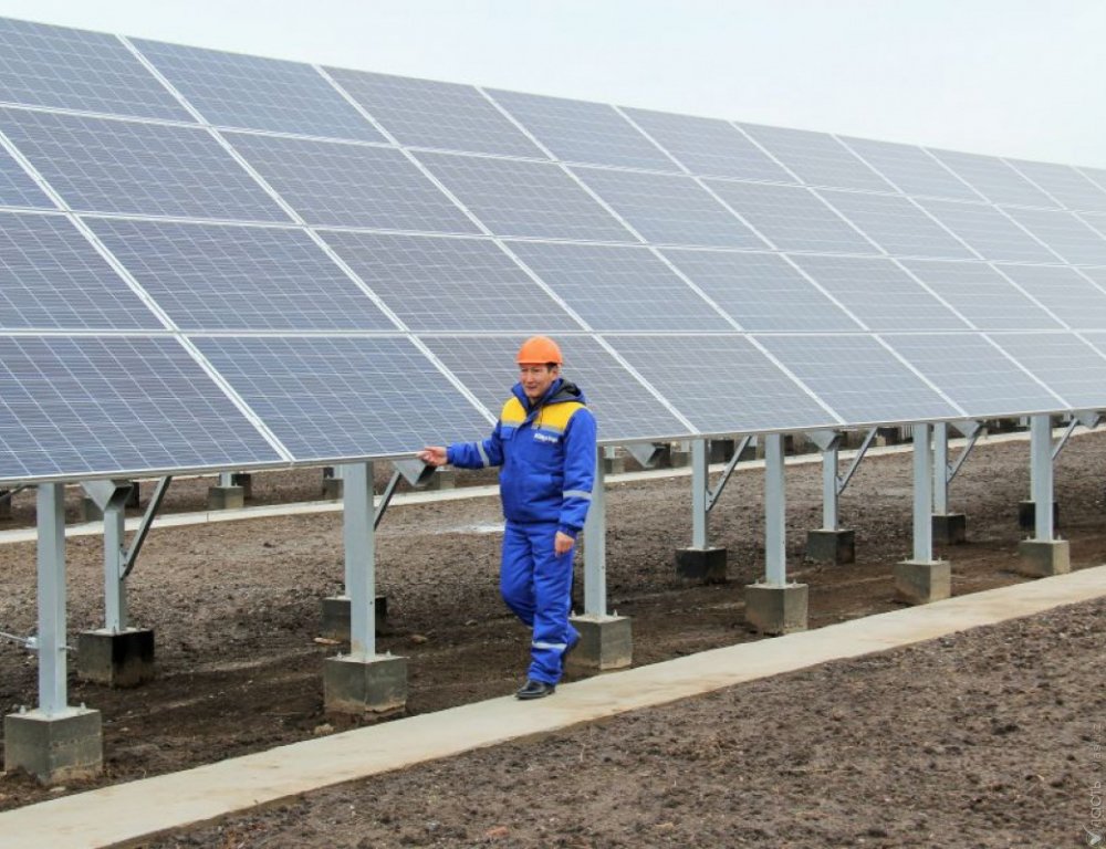 Солнечную электростанцию запустили в Алматы