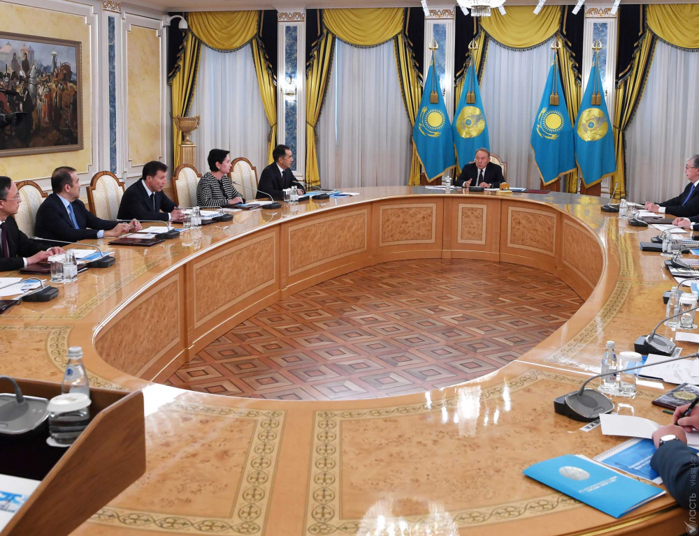 ​Назарбаев поручил выработать новые программы развития страны