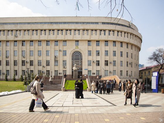 Токаев поручил модернизировать программы педагогических специальностей в вузах 