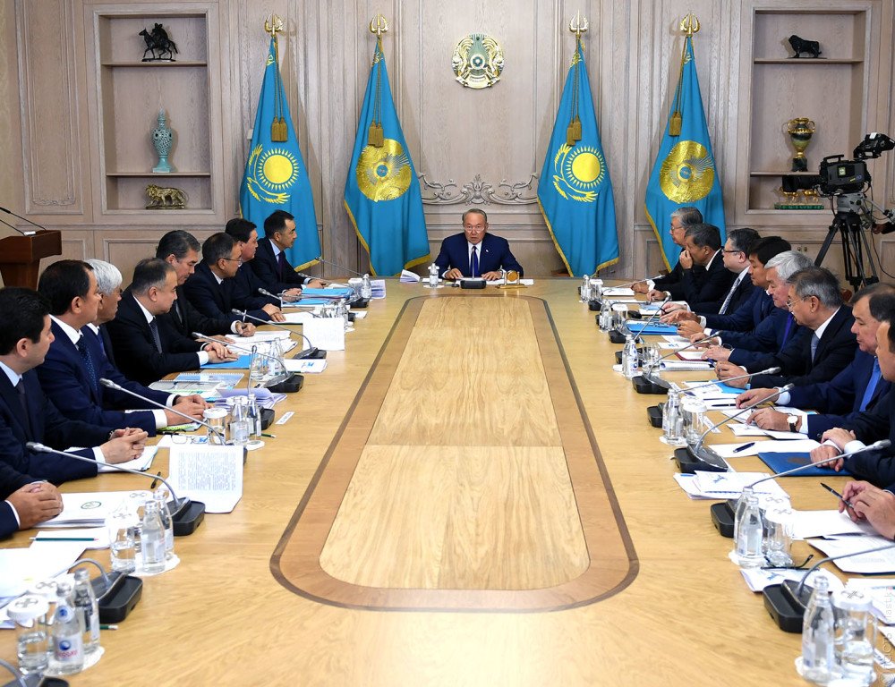 ​Назарбаев заслушал отчёты правительства и акимов о развитии страны