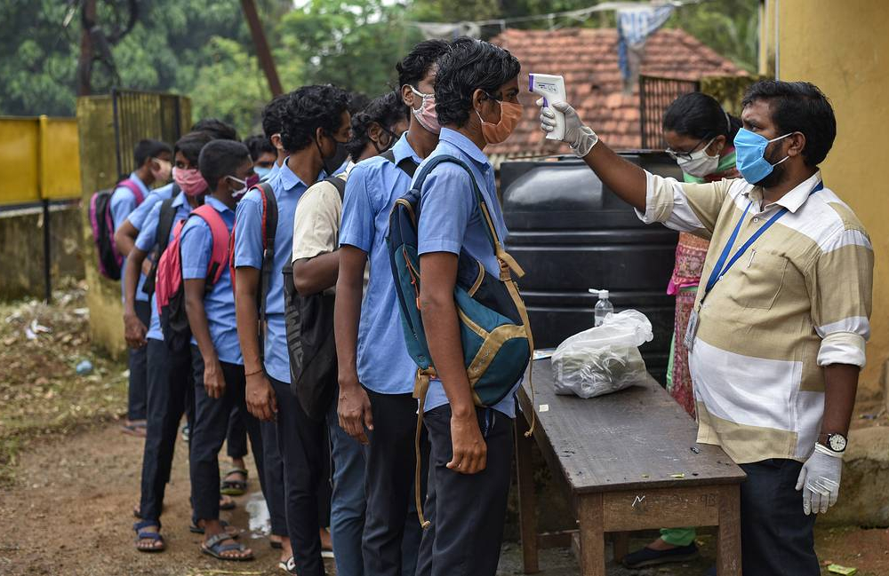 Индия вышла на седьмое место в мире по числу заразившихся коронавирусом