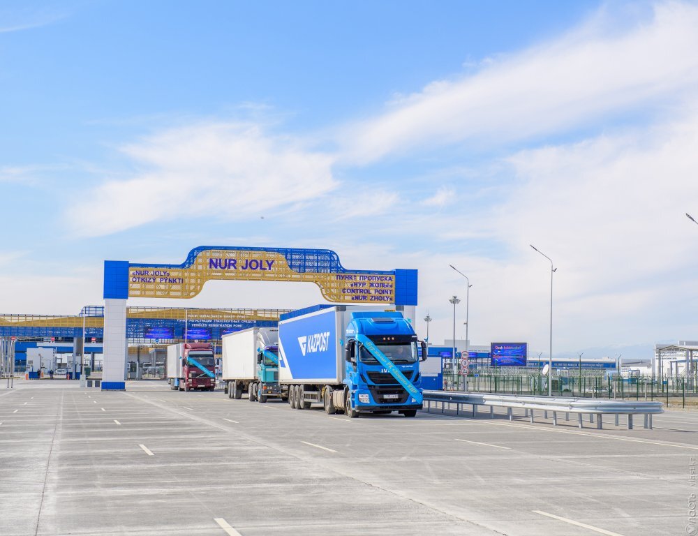 На пункте пропуска «Нур жолы» на границе с КНР внедрили электронную очередь для перевозки грузов