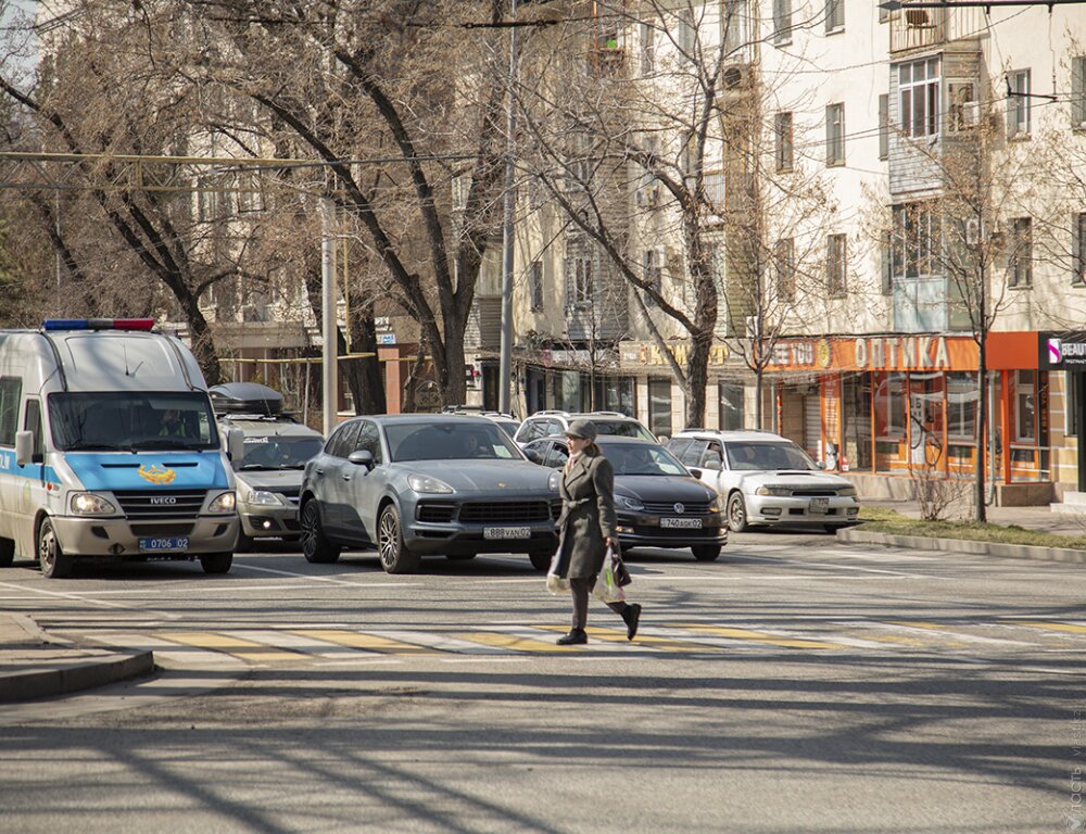 В Алматы камеры «Сергек» будут фиксировать водителей, не пропускающих пешеходов