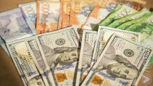 Доллар торгуется на бирже по 513 тенге
