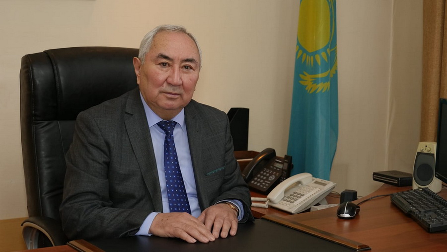 Жигули Дайрабаев подал документы в ЦИК о выдвижении кандидатом в президенты