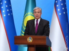Токаев предложил соединить в один туристический маршрут Туркестан, Самарканд и Бухару
