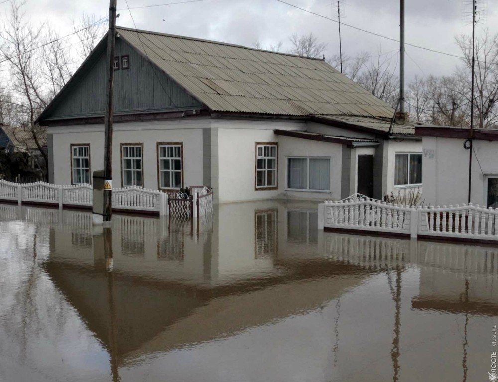 В Карагандинской области двух чиновников обвиняют в плохой работе во время паводков