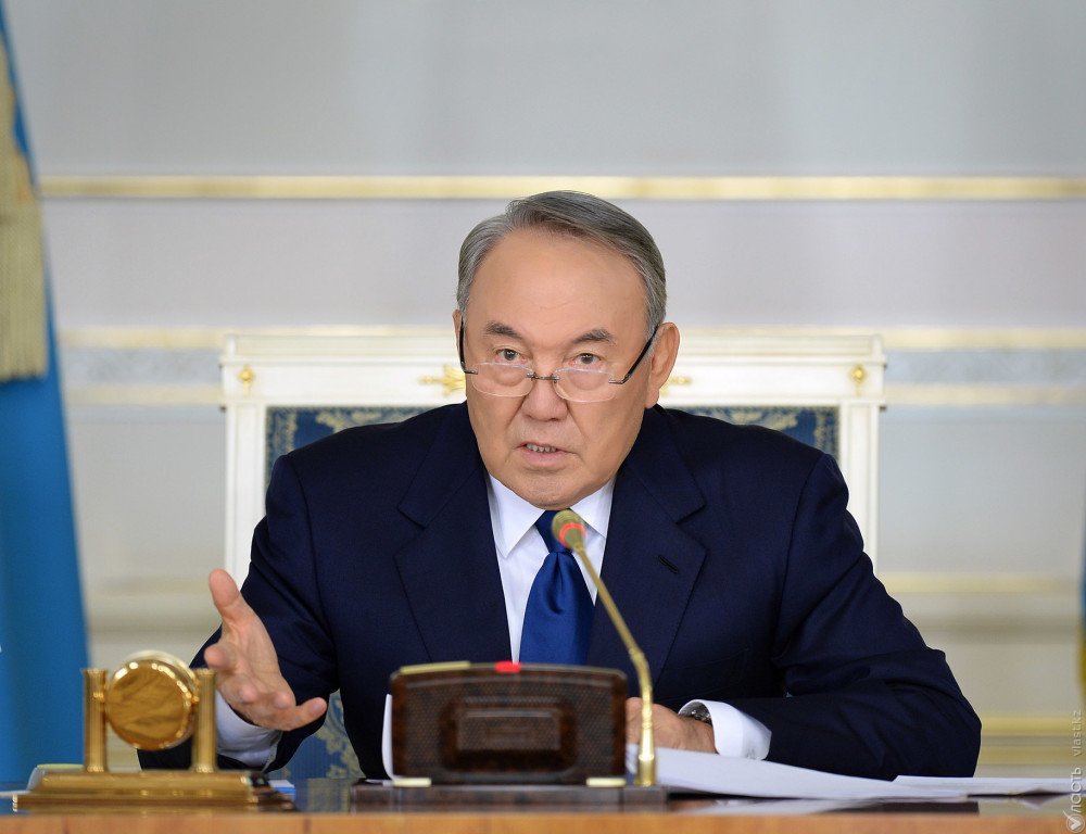 Назарбаев принял решение отправить правительство в отставку 