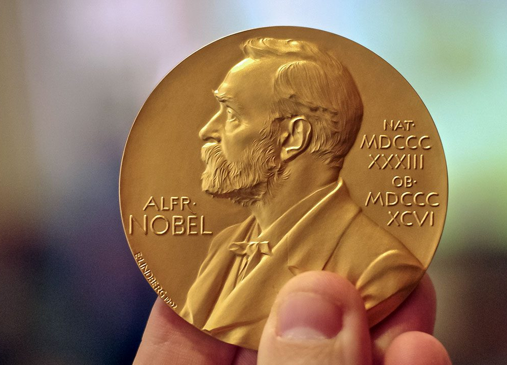 Две Нобелевские премии по литературе будут вручены в этом году