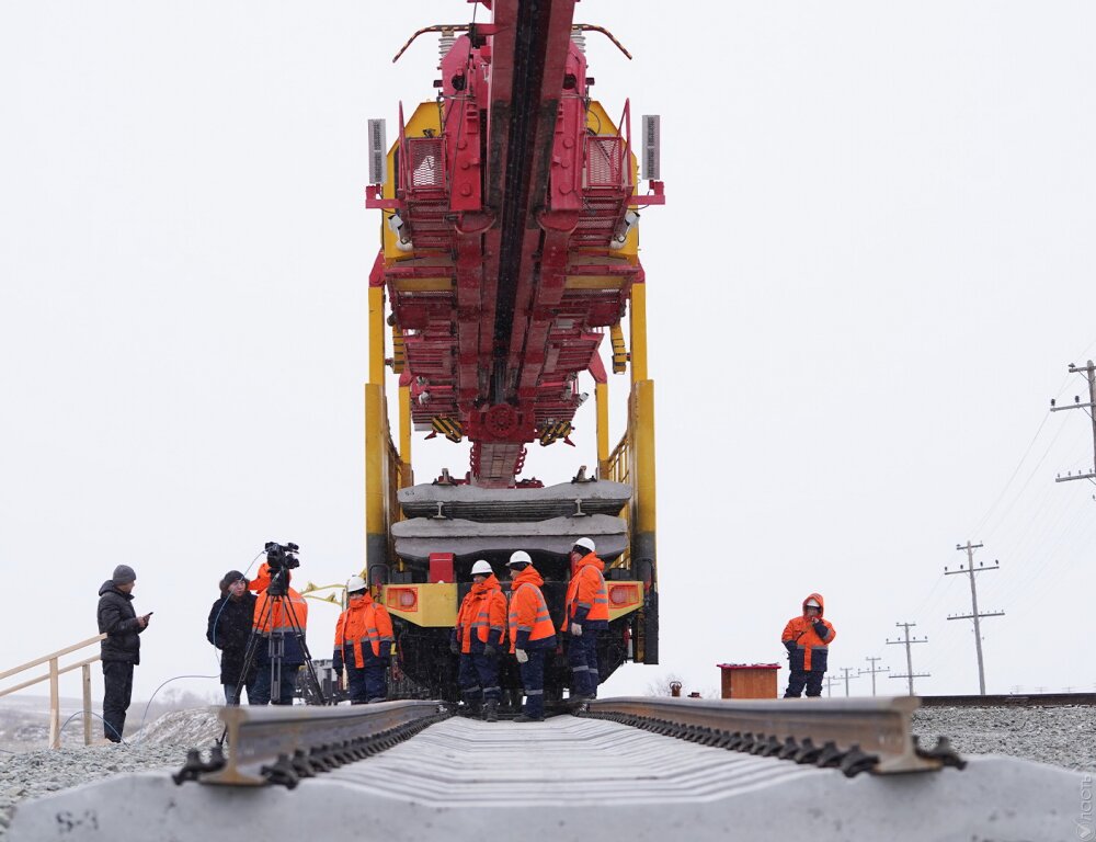 Казахстан начал строить еще одну железнодорожную ветку в Китай 