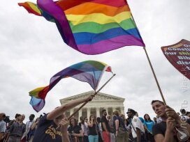 Конгресс США принял закон о признании однополых браках на федеральном уровне