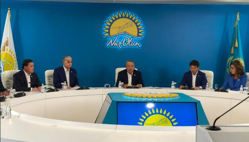 Назарбаев призвал Nur Otan активизировать подготовку к парламентским выборам