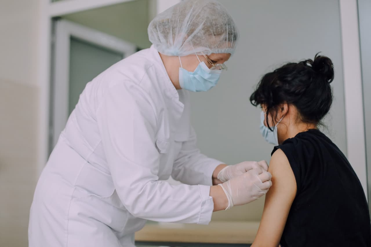 Насколько эффективны вакцины при «дельте» — новом варианте COVID-19 