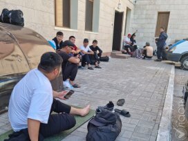Безработных жителей Жанаозена, протестовавших в столице, оштрафовали