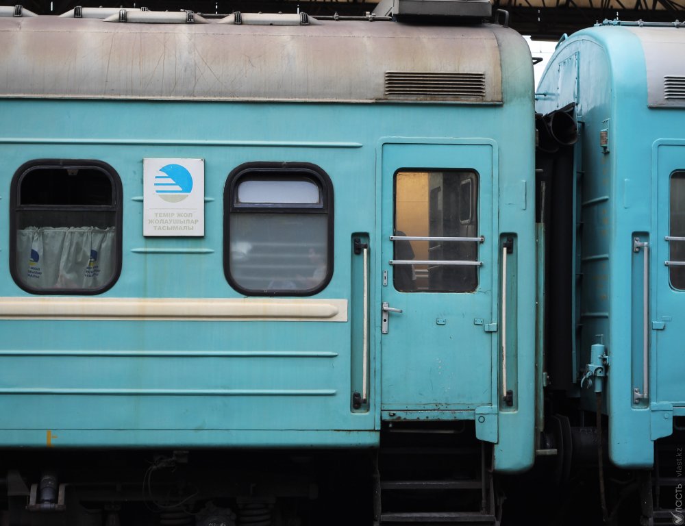 Движение пассажирских поездов на станцию Атырау приостанавливается с 1 апреля