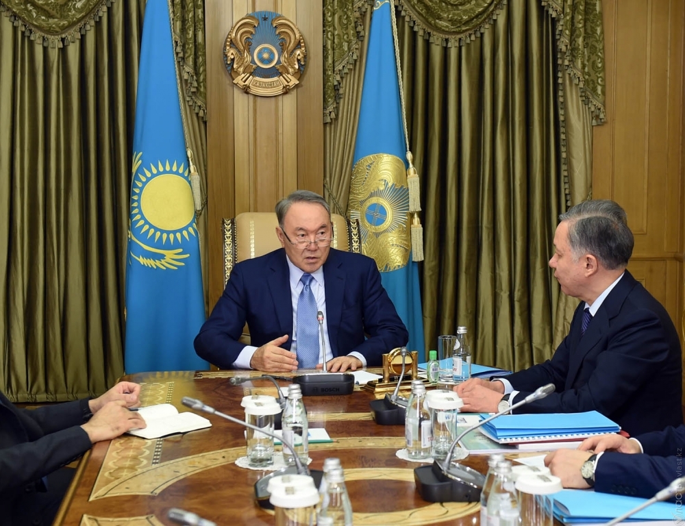 Назарбаев провел совещание по реализации институциональных реформ