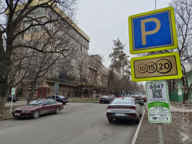 Более 82 млн. тенге принесли платные парковки в Алматы после их перезапуска 