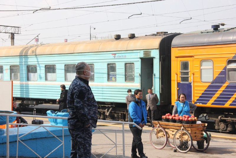 Перевозки людей всеми видами транспорта остановят в столице и Алматы с 22 марта 